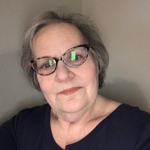 Meet your Posher, Ellen